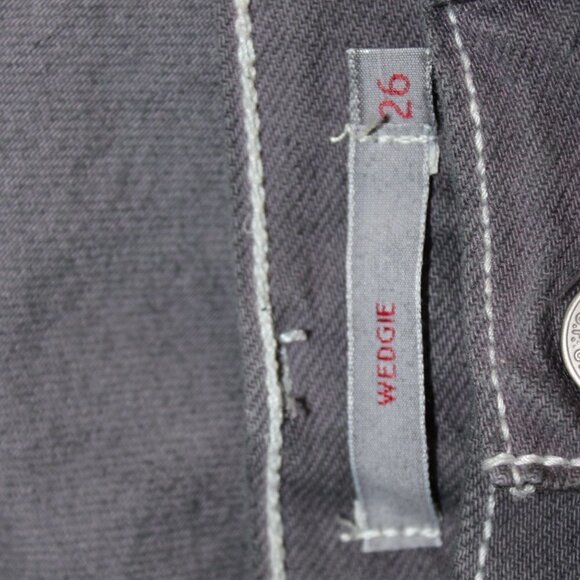3/$30 Levi's Wedgie Size 26 High Rise Skinny Distressed Gray Raw Edge Hem - Picture 6 of 6